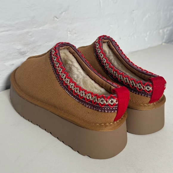 Amazon Ugg Inspo Taz Slippers - Size 9 - Picture 5 of 8